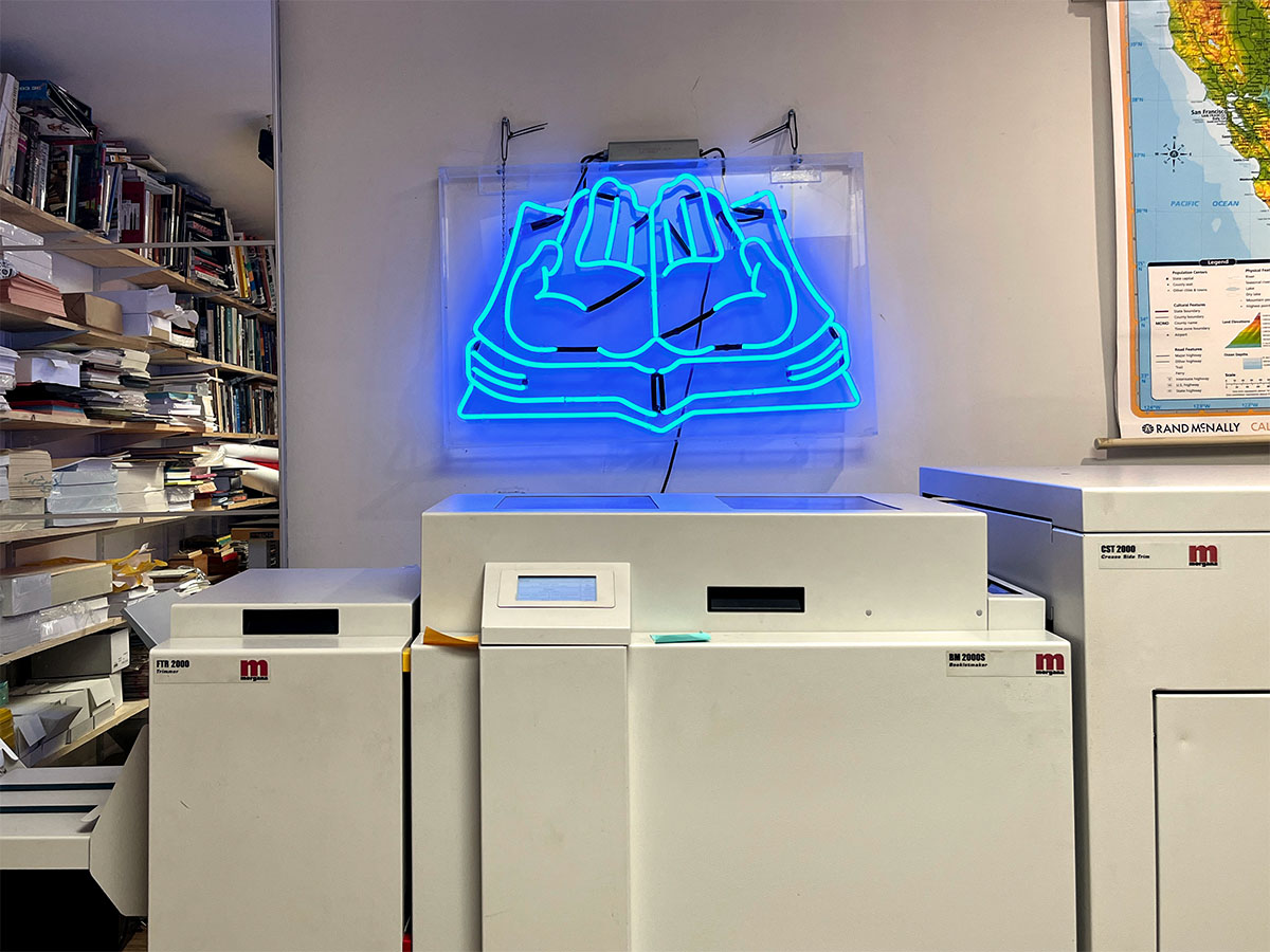 Neon sign in situ